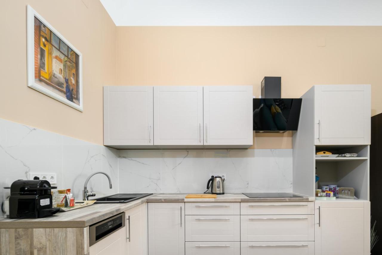 Ja18 Downtown Pearl - 2 Bedroom Apartment بودابست المظهر الخارجي الصورة