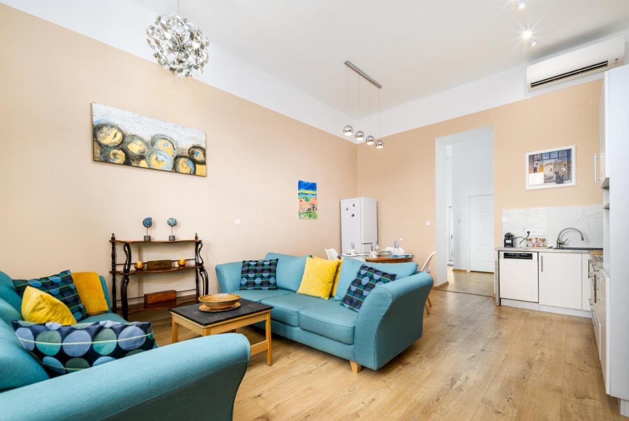 Ja18 Downtown Pearl - 2 Bedroom Apartment بودابست المظهر الخارجي الصورة