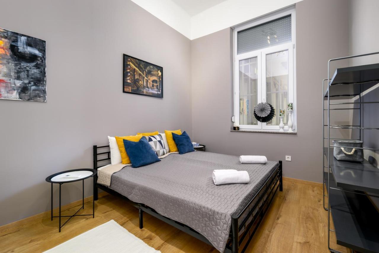 Ja18 Downtown Pearl - 2 Bedroom Apartment بودابست المظهر الخارجي الصورة